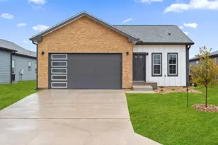 2029 Applewood Dr, Lockhart, TX 78644 - Photo 1