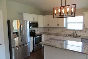 918 W South St, Leander, TX 78641 - Photo 9