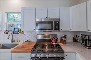 1198 E M. Franklin Ave, Austin, TX 78721 - Photo 15