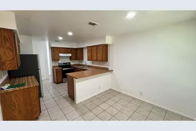 1304 Conway Drive #B, San Marcos, TX 78666 - Photo 3