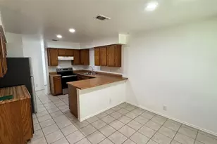 1304 Conway Dr, San Marcos, TX 78666 - Photo 3