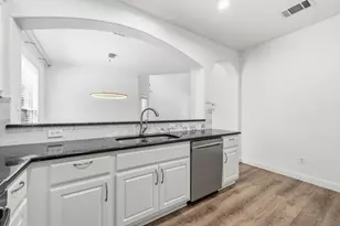 6708 Manchaca Rd, Austin, TX 78745 - Photo 11