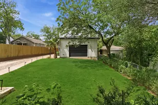 2819 E 22nd St, Austin, TX 78722 - Photo 21