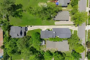2819 E 22nd St, Austin, TX 78722 - Photo 31