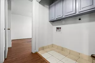 1129 W San Antonio St, Lockhart, TX 78644 - Photo 11