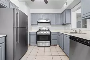 1129 W San Antonio St, Lockhart, TX 78644 - Photo 9