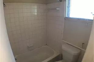 2610 Salado St, Austin, TX 78705 - Photo 7