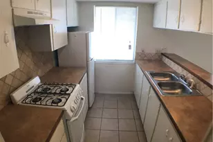 2610 Salado St, Austin, TX 78705 - Photo 3