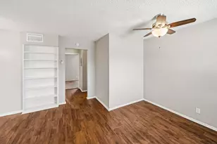 2401 Manor Rd, Austin, TX 78722 - Photo 3