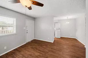 2401 Manor Rd, Austin, TX 78722 - Photo 7