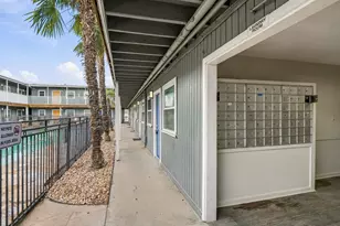 2401 Manor Rd, Austin, TX 78722 - Photo 19