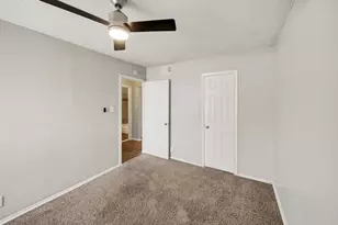 2401 Manor Rd, Austin, TX 78722 - Photo 13