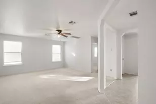 17816 Honey Locust Ln, Elgin, TX 78621 - Photo 3