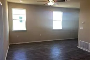 1310 Hausman Dr, Lockhart, TX 78644 - Photo 3