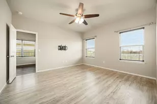 152 Cibolo Creek Dr, Kyle, TX 78640 - Photo 9