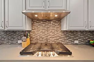 613 Sugar Cane Rd, Buda, TX 78610 - Photo 5