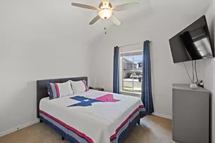 613 Sugar Cane Rd, Buda, TX 78610 - Photo 5