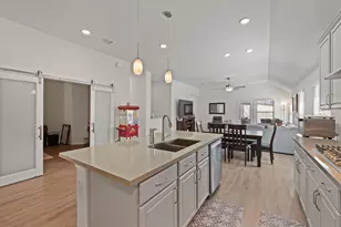 613 Sugar Cane Rd, Buda, TX 78610 - Photo 11