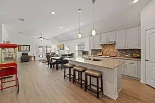 613 Sugar Cane Rd, Buda, TX 78610 - Photo 7