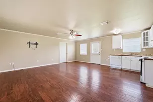 1127 Parr St, Luling, TX 78648 - Photo 5