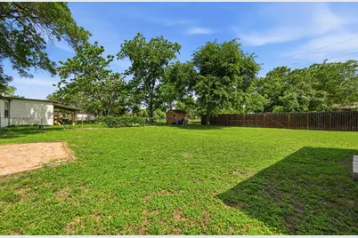 1127 Parr Street, Luling, TX 78648 - Photo 19