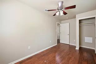 1127 Parr St, Luling, TX 78648 - Photo 13