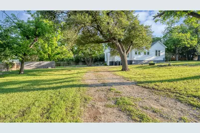 1305 S College Street, Georgetown, TX 78626 - Photo 33