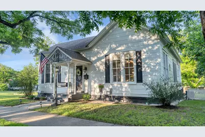 1305 S College Street, Georgetown, TX 78626 - Photo 1
