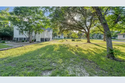 1305 S College Street, Georgetown, TX 78626 - Photo 31
