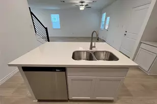 204 Doodle Ln, Hutto, TX 78634 - Photo 5