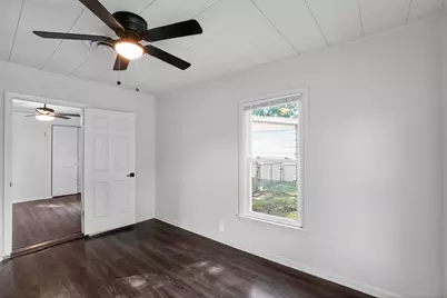 820 W Live Oak Street, Lockhart, TX 78644 - Photo 19