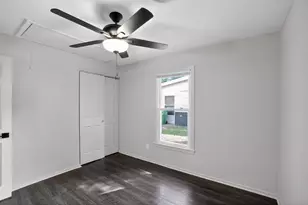 820 W Live Oak St, Lockhart, TX 78644 - Photo 17