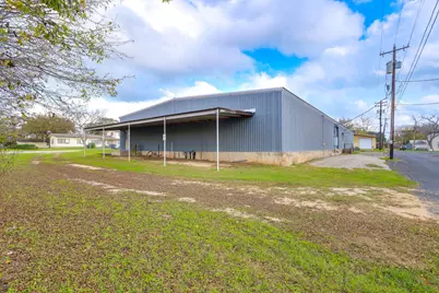 605 Upton Avenue, Schulenburg, TX 78956 - Photo 29