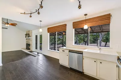 8806 El Rey Boulevard, Austin, TX 78737 - Photo 5