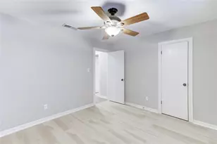 1404 Hillcrest Dr, Taylor, TX 76574 - Photo 19