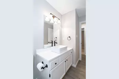 1404 Hillcrest Drive, Taylor, TX 76574 - Photo 17