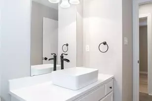 1404 Hillcrest Dr, Taylor, TX 76574 - Photo 17