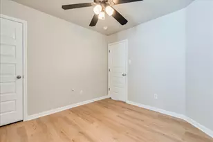 2924 Bond Dr, Austin, TX 78741 - Photo 23