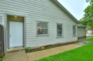 13207 Saxby Ct, Austin, TX 78729 - Photo 3