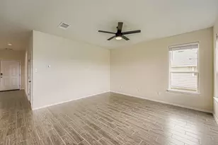 318 Schuylerville Dr, Elgin, TX 78621 - Photo 11