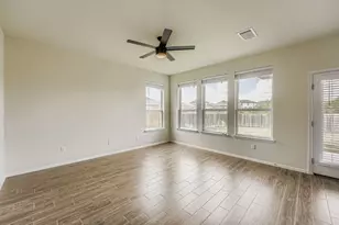 318 Schuylerville Dr, Elgin, TX 78621 - Photo 3