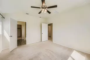 318 Schuylerville Dr, Elgin, TX 78621 - Photo 21