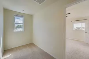 318 Schuylerville Dr, Elgin, TX 78621 - Photo 29