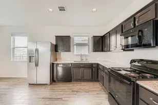 318 Schuylerville Dr, Elgin, TX 78621 - Photo 17