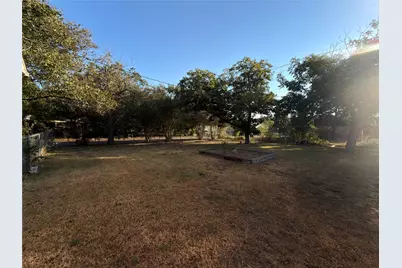 805 Howard Street, Taylor, TX 76574 - Photo 19