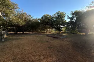 805 Howard St, Taylor, TX 76574 - Photo 19