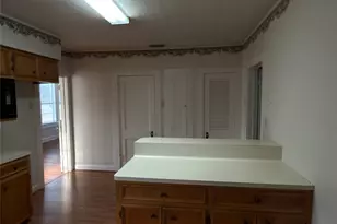 805 Howard St, Taylor, TX 76574 - Photo 11