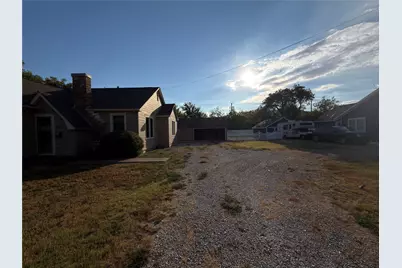 805 Howard Street, Taylor, TX 76574 - Photo 21
