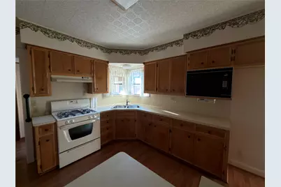 805 Howard Street, Taylor, TX 76574 - Photo 9