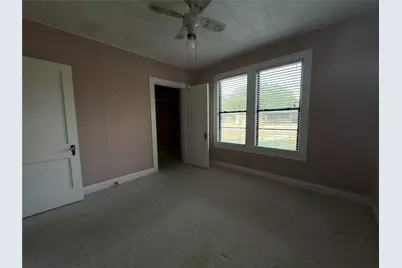 805 Howard Street, Taylor, TX 76574 - Photo 17